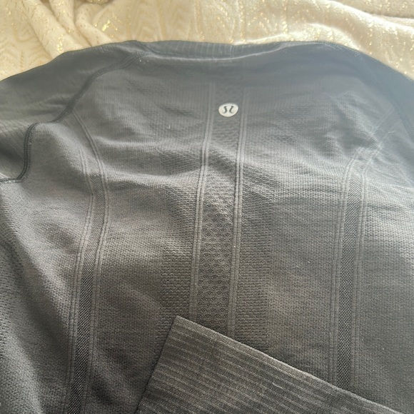 Black Long Sleeve Top lululemon - Picture 6 of 7